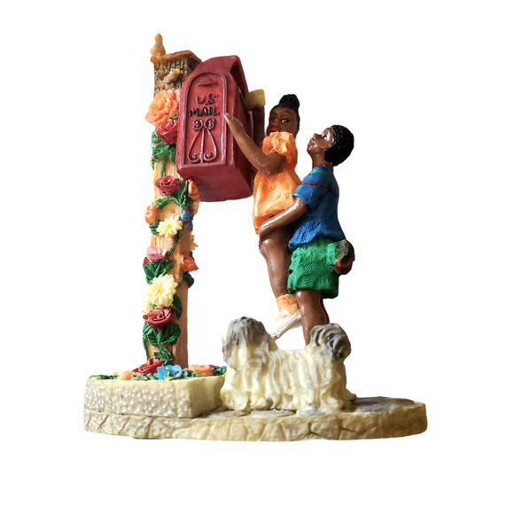 Vintage '97 Treasures of the Heart Figurine - Picture 12 of 13